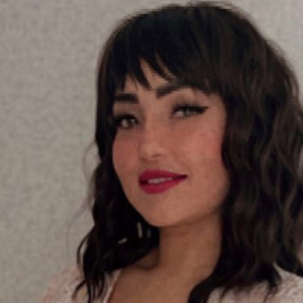 Meet your Posher, Monica